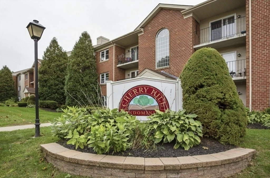 Photo of Unit F at 34 Maple Crest Cir