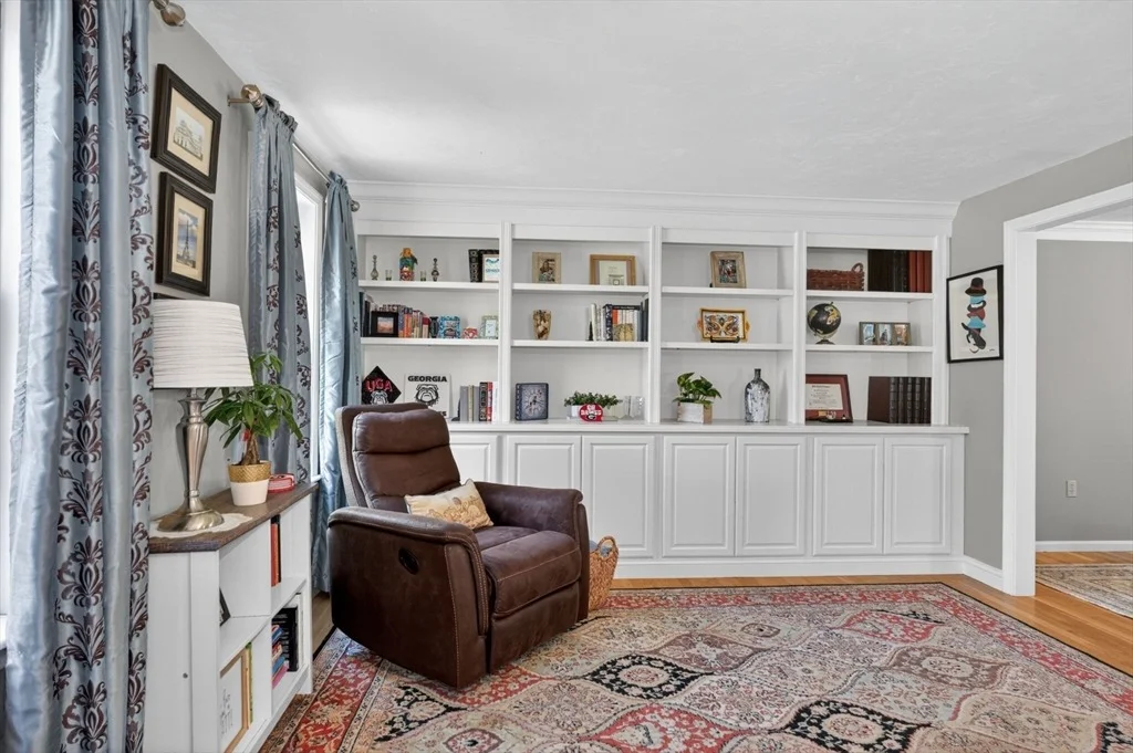 Photo of 10 Cooper Dr