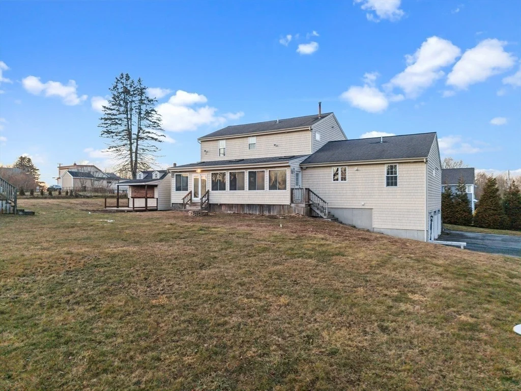 Photo of 7 Deerfield Ln