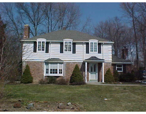 Photo of 140 Longfellow Dr