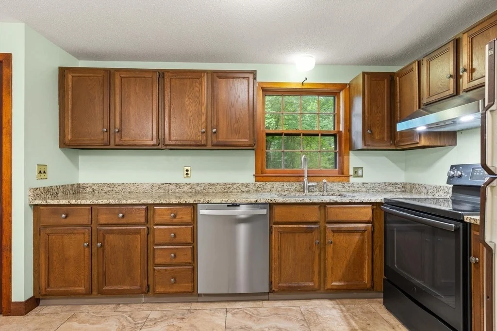Photo of 653 Townsend Road