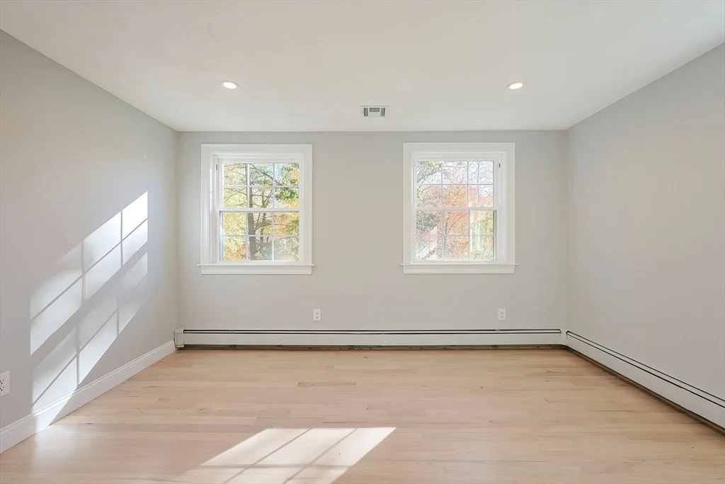 Photo of 4 Deerfield Road
