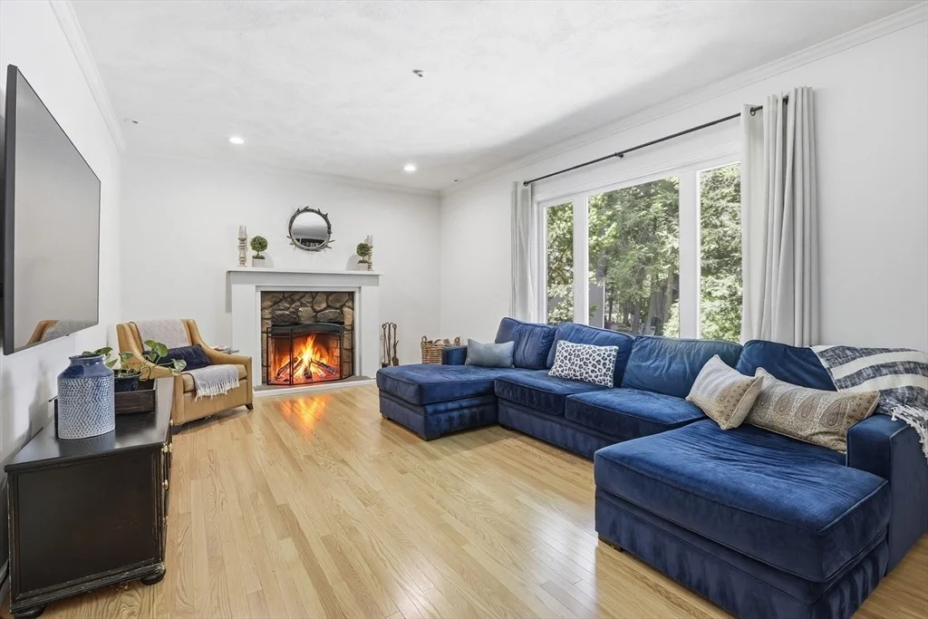 Photo of 25 Revolutionary Rd