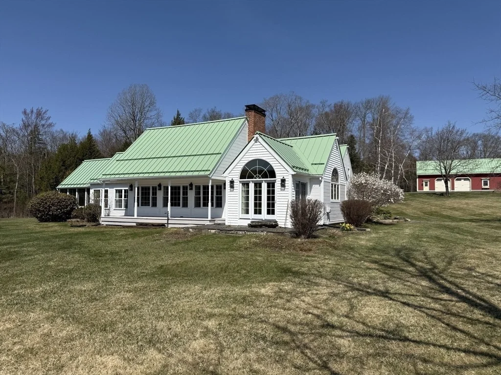 Photo of 398 Old Post Rd
