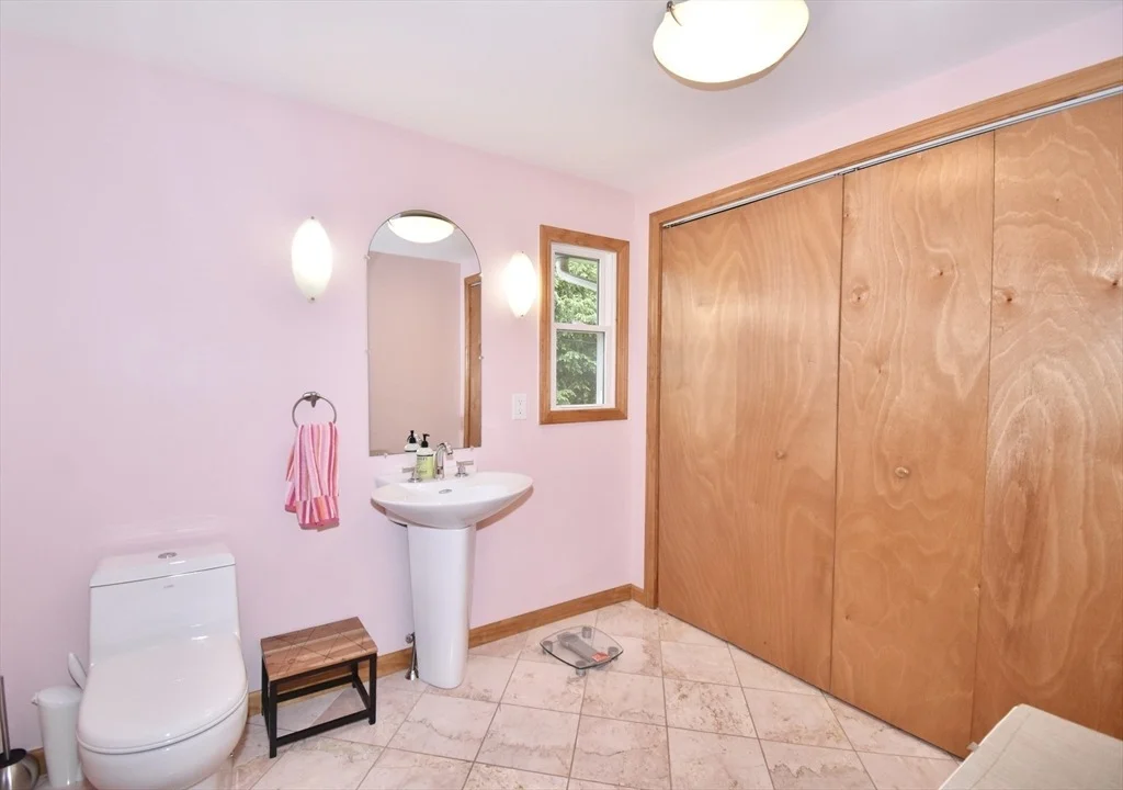 Photo of 166 Primrose Dr
