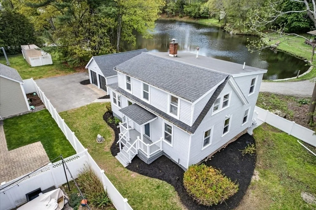 Photo of 1360 Great Plain Ave