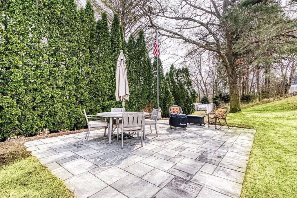 Photo of 2 Juniper Cir