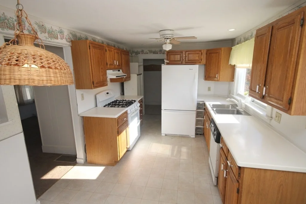 Photo of 105 Warfield Avenue