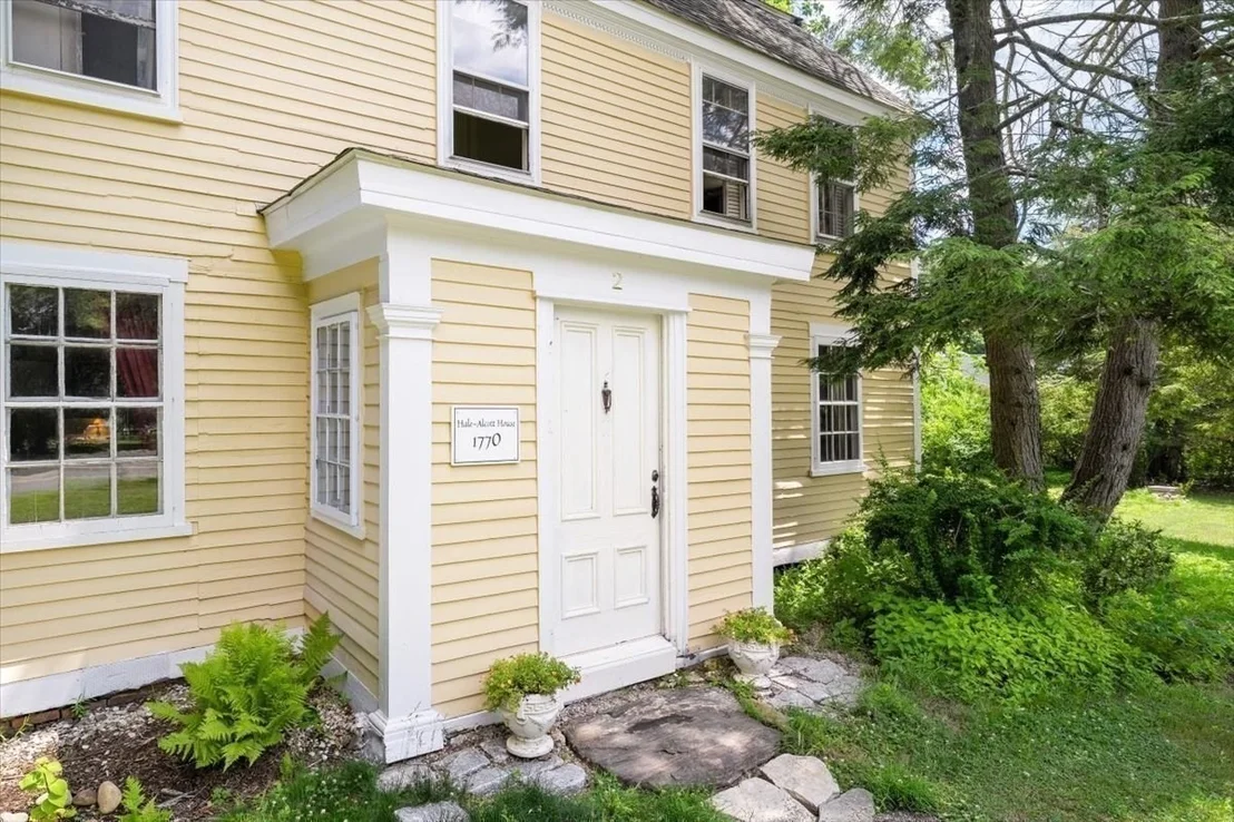 Photo of 2 Elm St