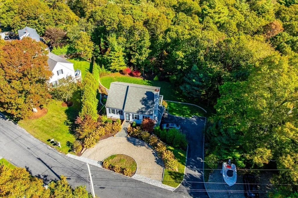 Photo of 40 Waterfield Rd