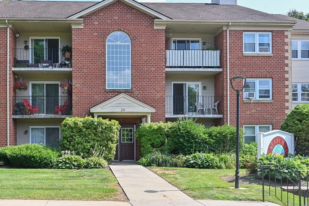 Photo of Unit F at 24 Maple Crest Cir