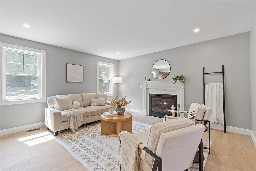 Photo of 383 Delano Rd