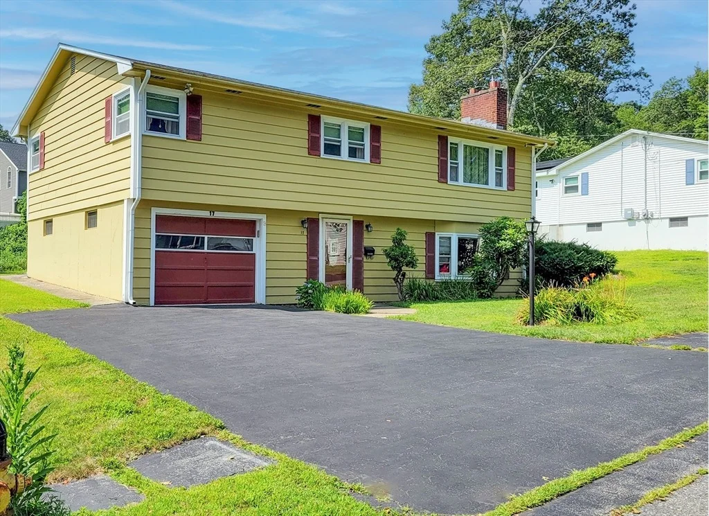 Photo of 17 Leslie Rd