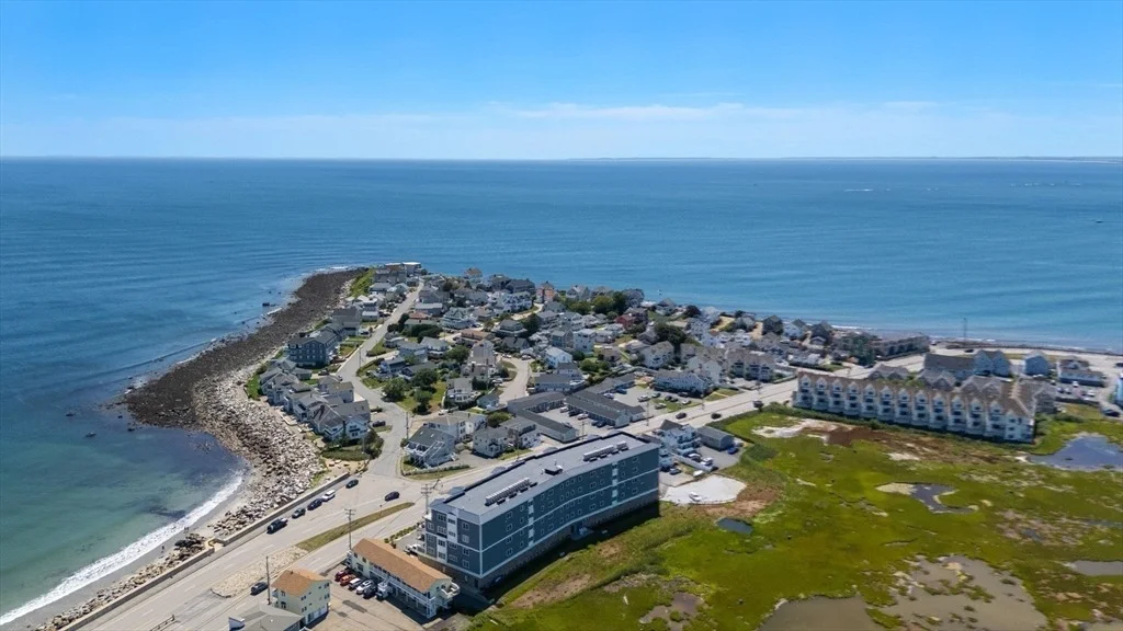 Photo of Unit 403 at 535 Ocean Blvd
