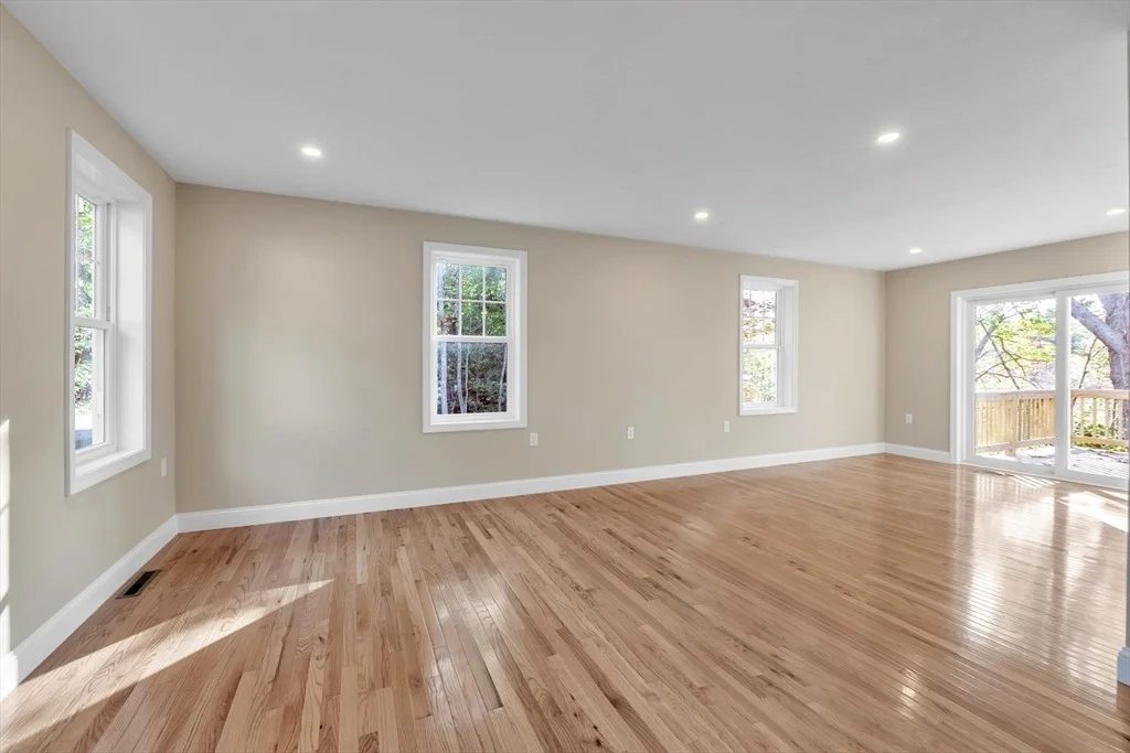 Photo of 18 Columbine Rd
