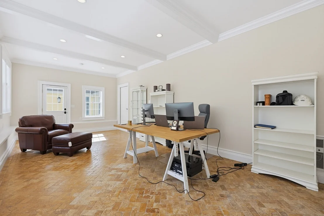 Photo of 457 Hanlon Rd