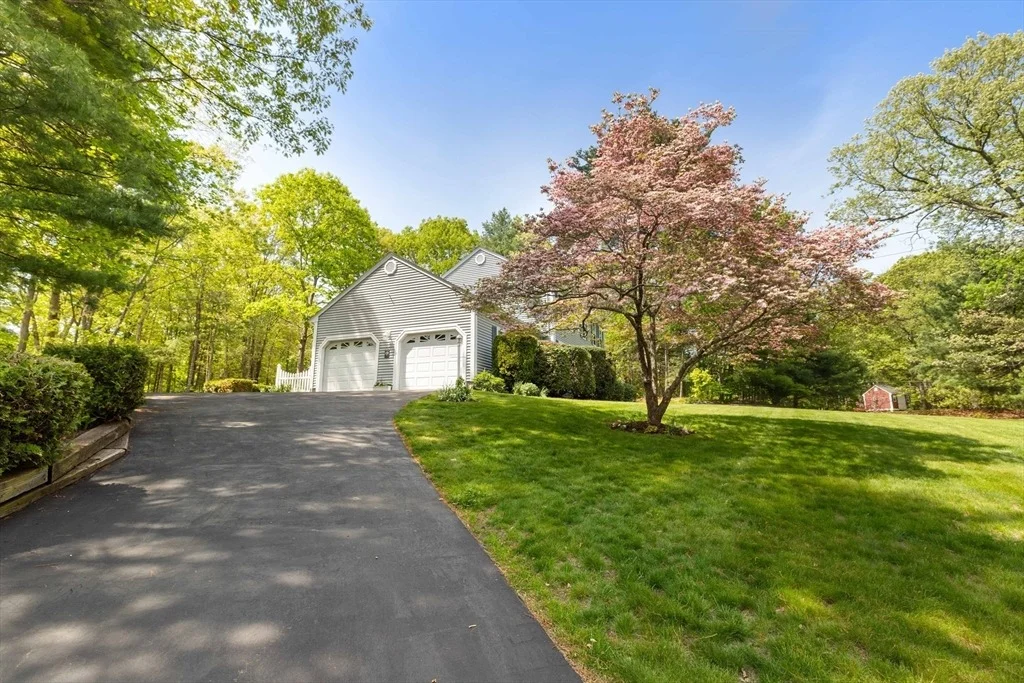 Photo of 10 Barnstable Rd