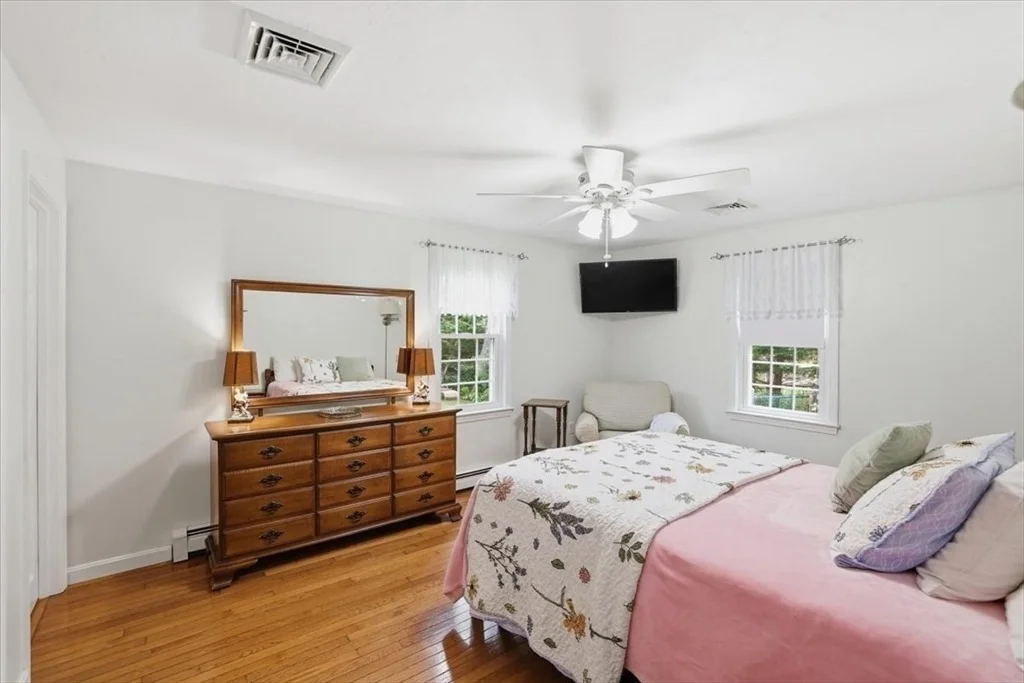 Photo of 24 Starlight Dr