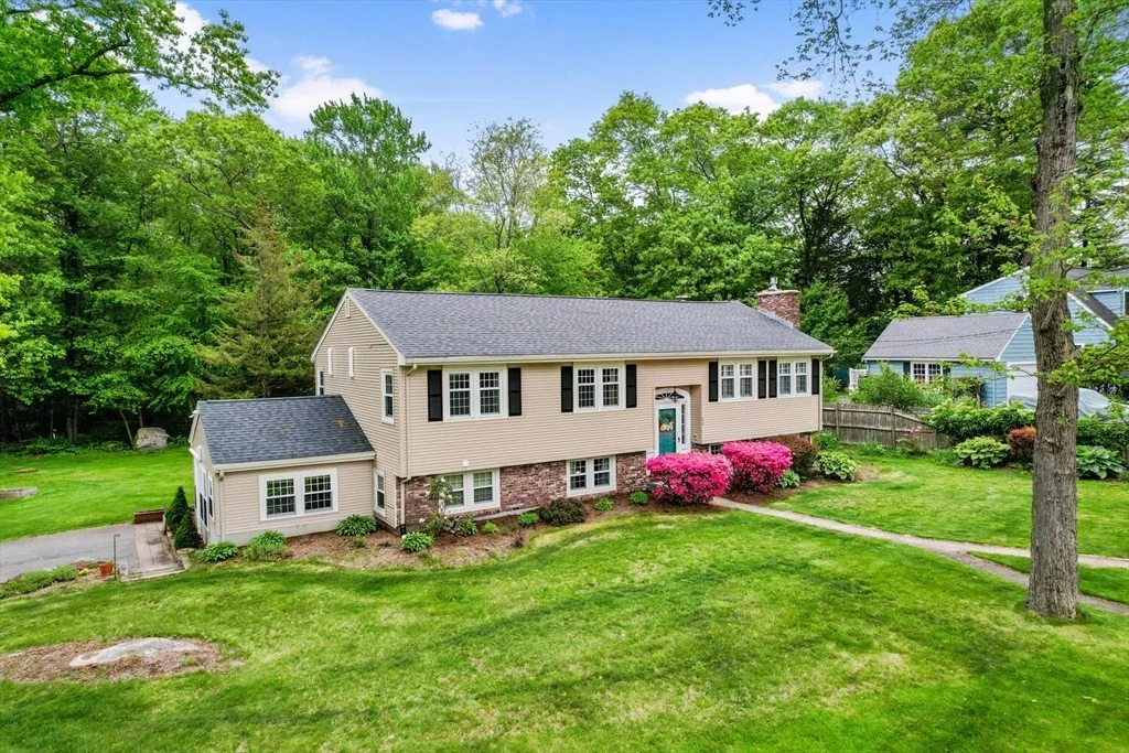 Photo of 70 Stevens Dr