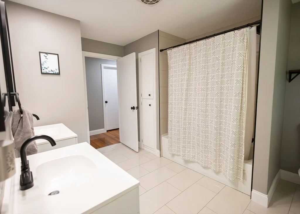 Photo of 32 Alvirne Dr