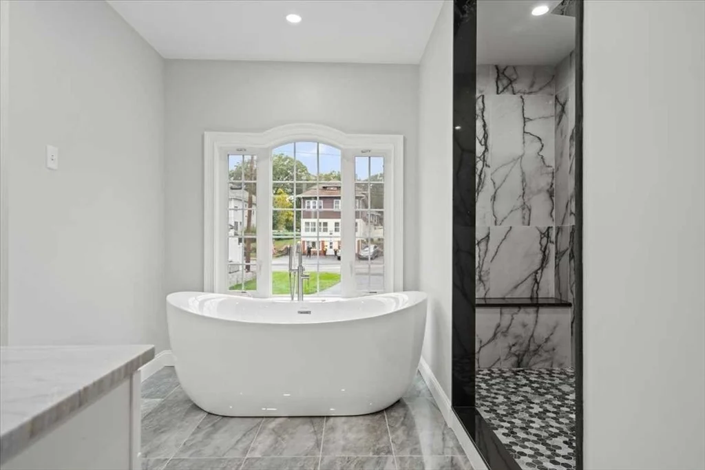 Photo of 241 Lake Ave