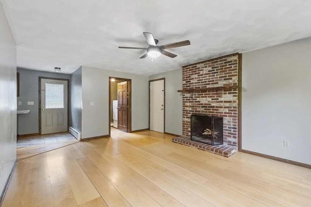 Photo of 146 Lowell Rd