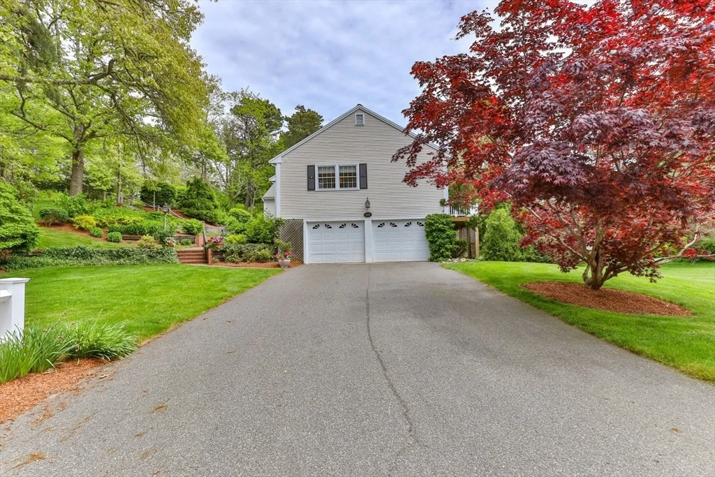 Photo of 240 Riverview Drive