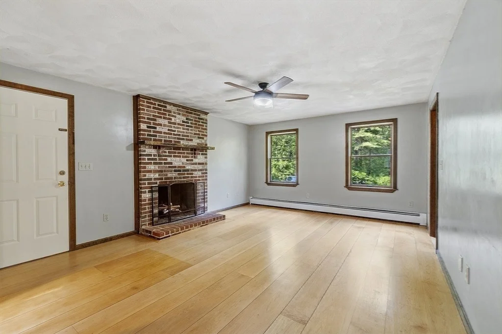 Photo of 146 Lowell Rd
