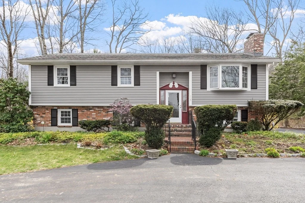 Photo of 305 Benjamin St