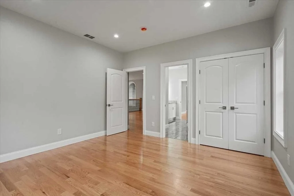Photo of 241 Lake Ave