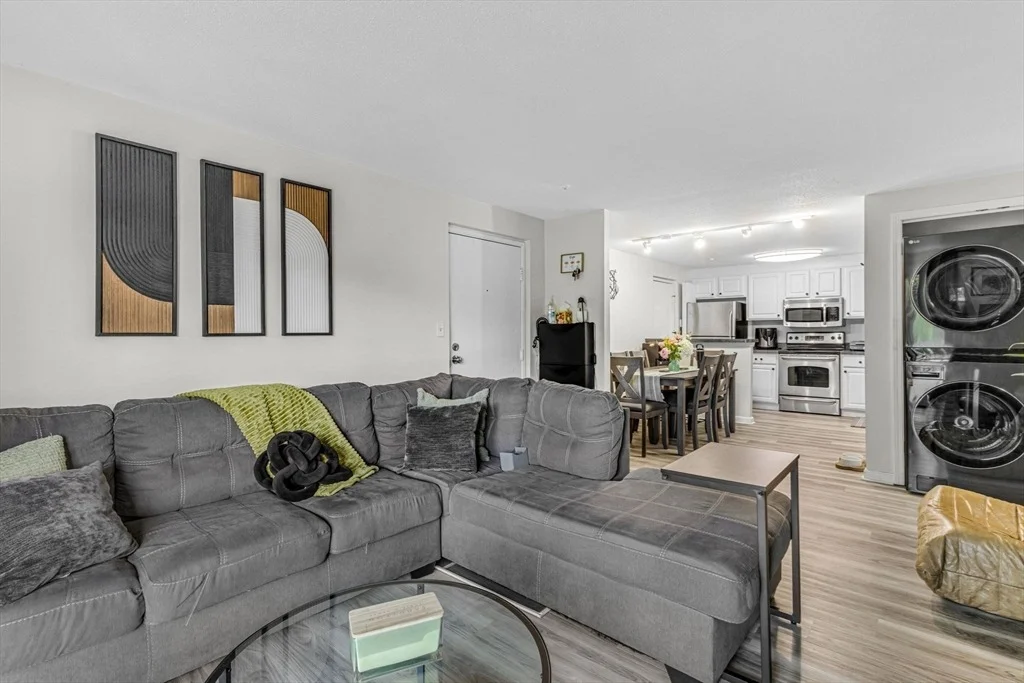 Photo of Unit K at 21 Pine St