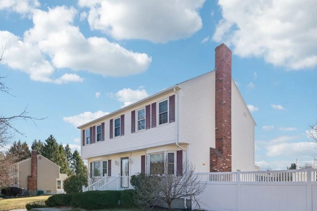 Photo of 6 Waterview Dr