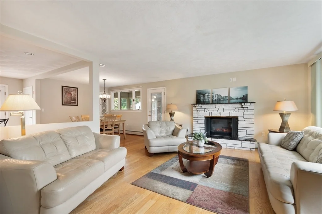 Photo of 21 Laurine Rd
