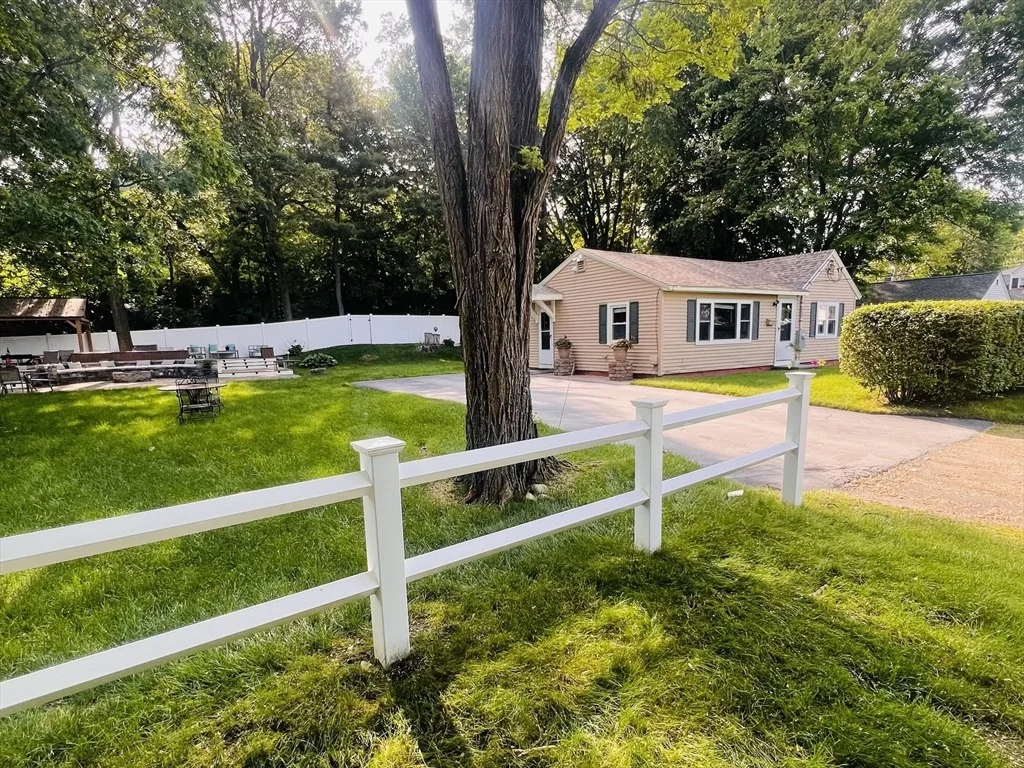 Photo of 44 Amesbury St