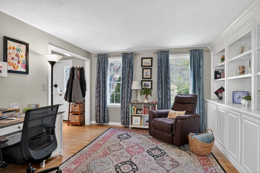 Photo of 10 Cooper Dr
