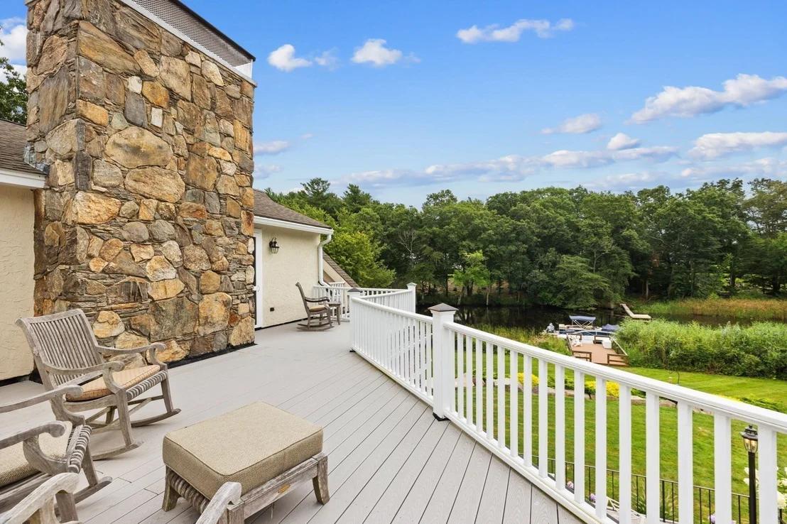 Photo of 112 River Rd
