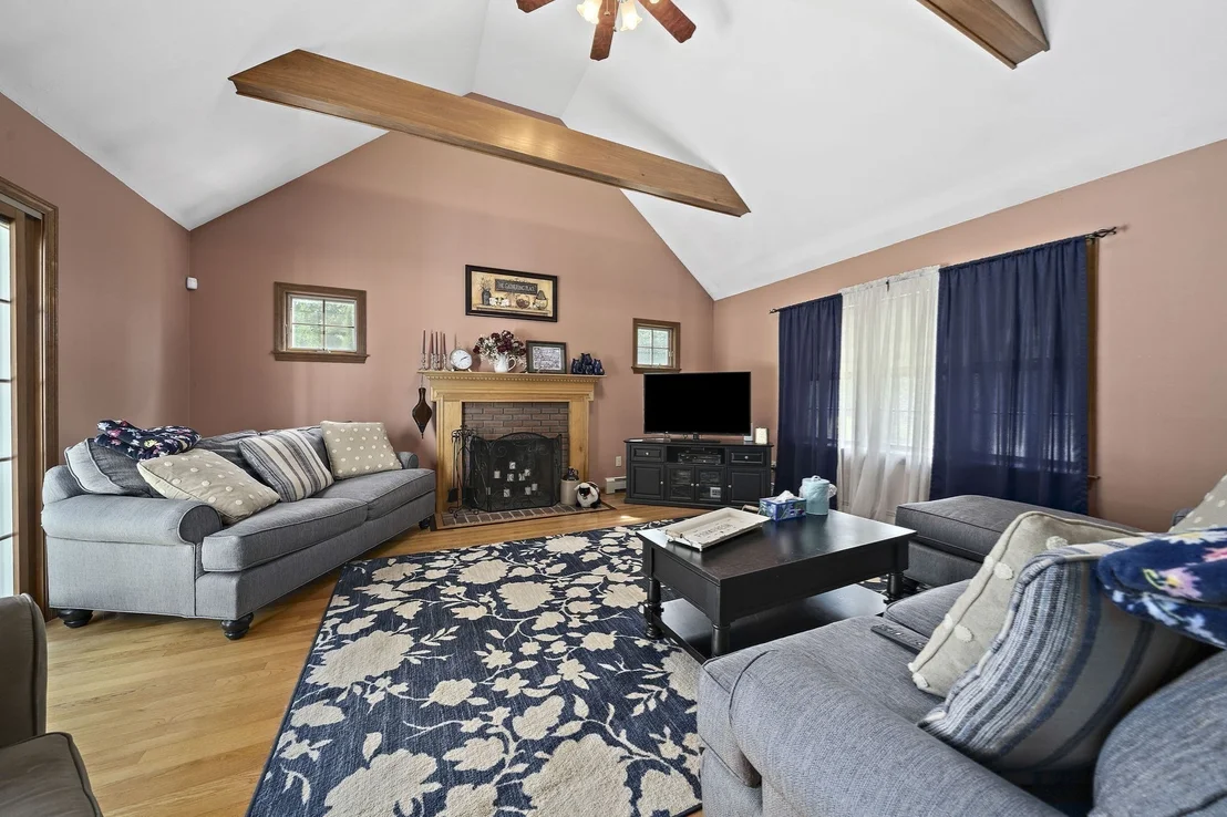 Photo of 49 Lantern Ln