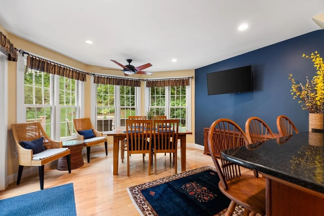 Photo of 216 Bellevue Rd