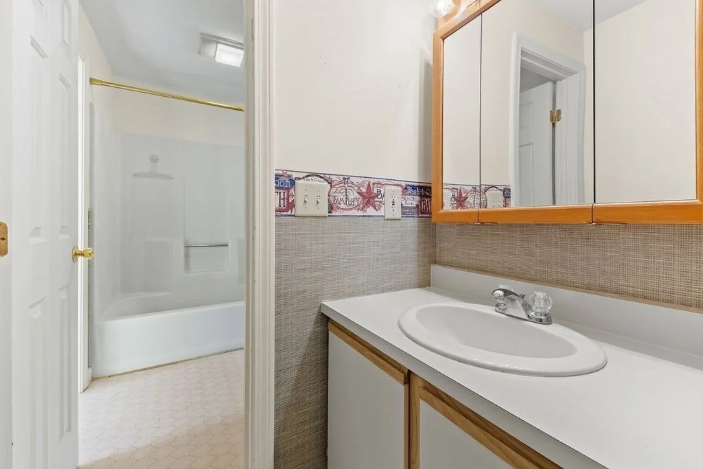 Photo of Unit 5 at 5 Robin Cir