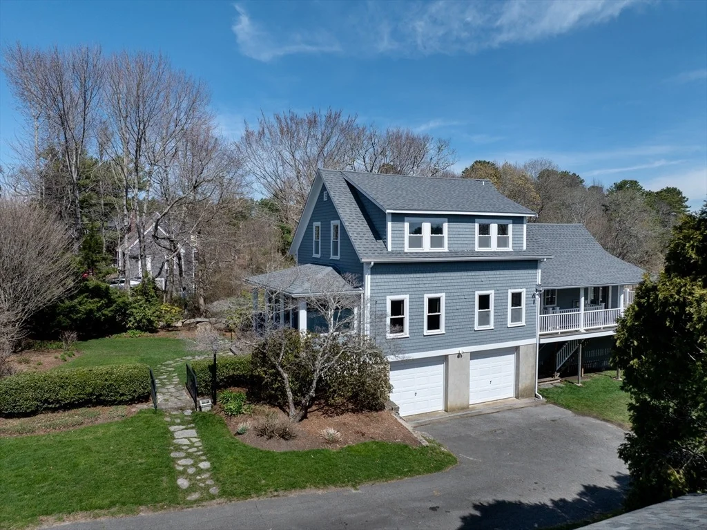 Photo of 329 Front St