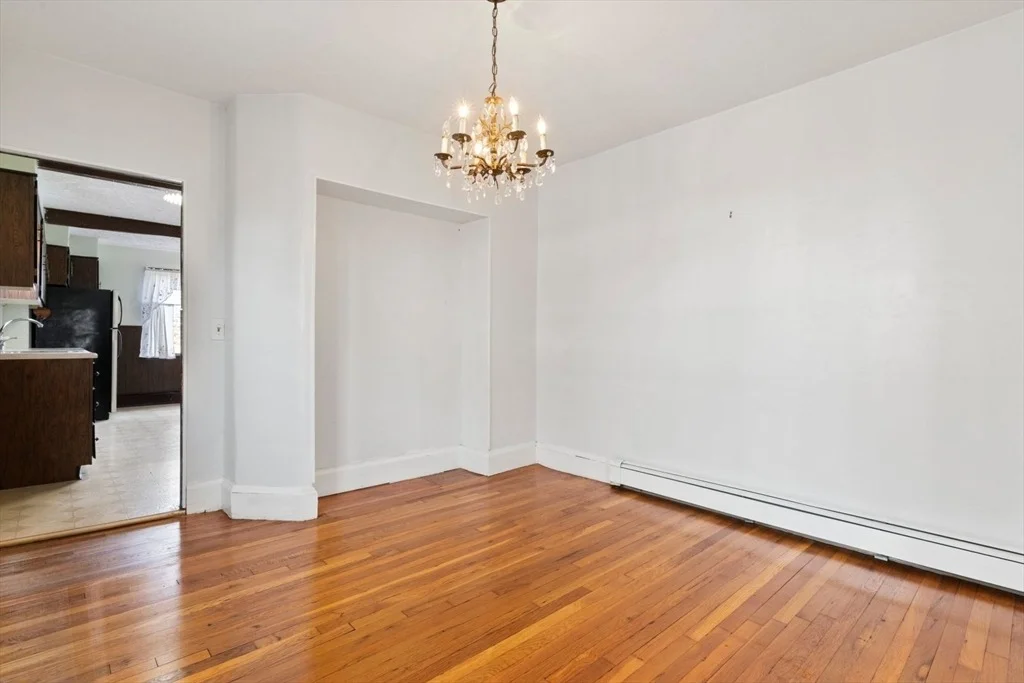 Photo of 37 Greenhalge Ave