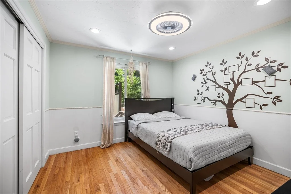 Photo of 7 Sherborne Cir