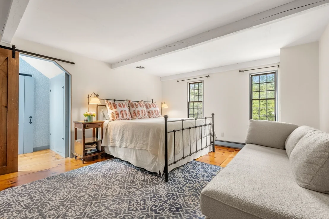 Photo of 41 Longmeadow Road