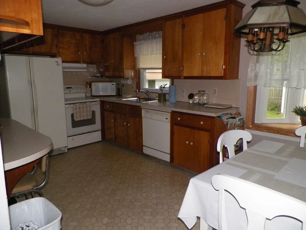Photo of 7 Maple Ln