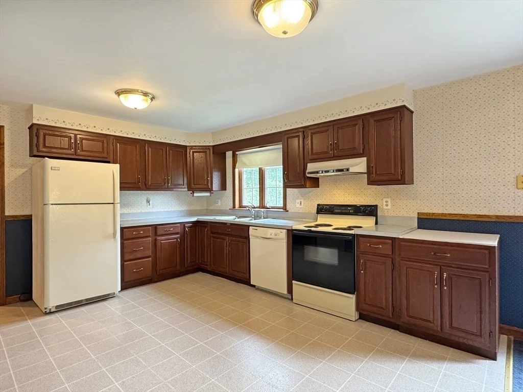 Photo of 486 Turners Falls Road