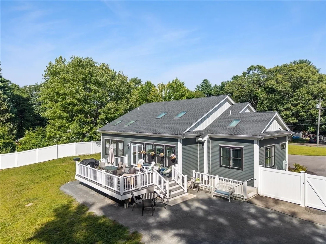 Photo of 252 Scadding St