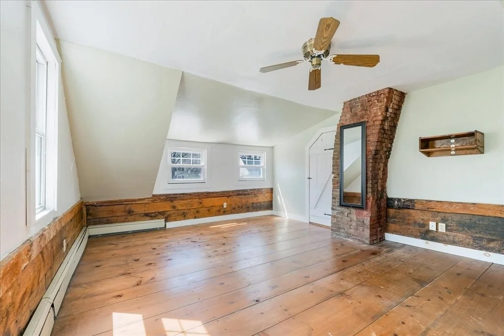 Photo of 1359 Broadway