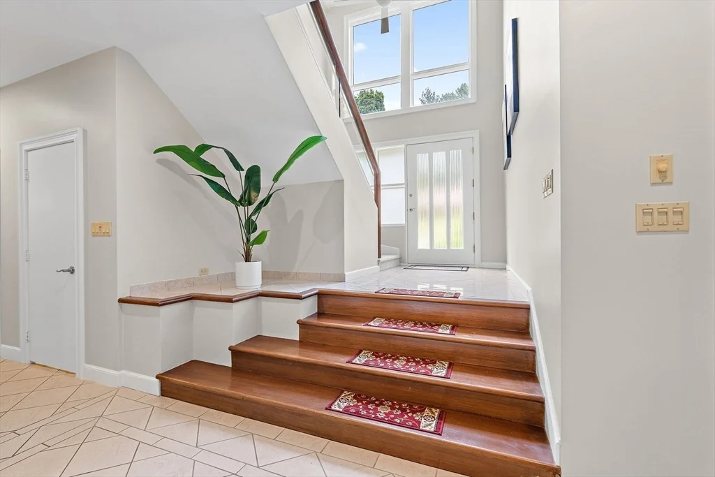 Photo of 1 Knollwood Dr