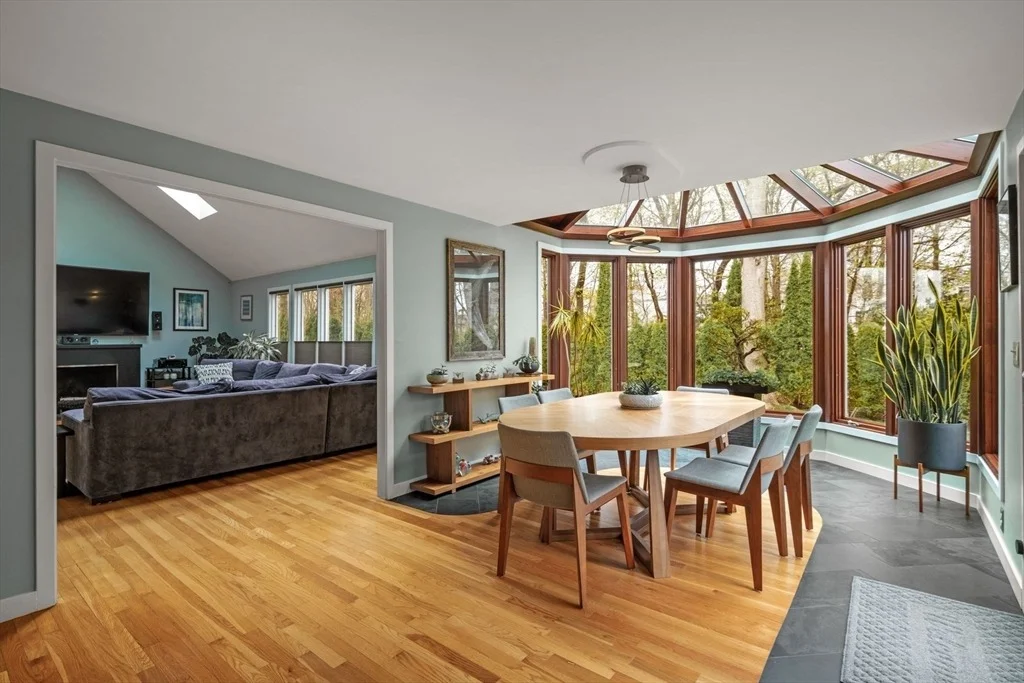 Photo of 3 Beacon Heights Ln