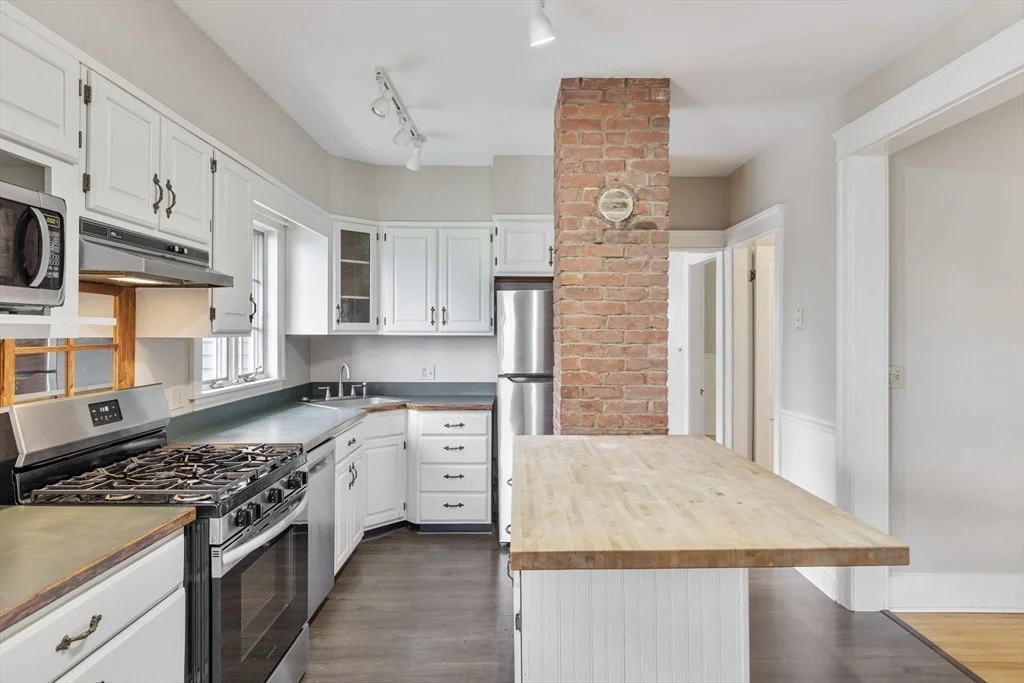 Photo of 53 Hillcroft Ave